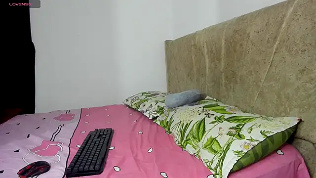 Snapshot of kinky_sexyhot chatting on 26, 9, 2025 kinky sexyhot online show from 26, 9, 2025
