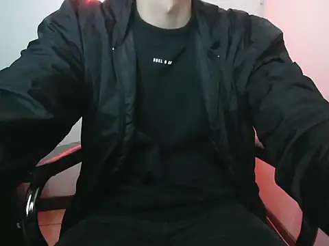 Snapshot of LiamMason chatting on 1, 12, 2025 LiamMason online show from 1, 12, 2025