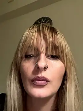 Snapshot of Sexy_Bulgarian_woman chatting on 4, 11, 2025 Sexy Bulgarian woman online show from 4, 11, 2025