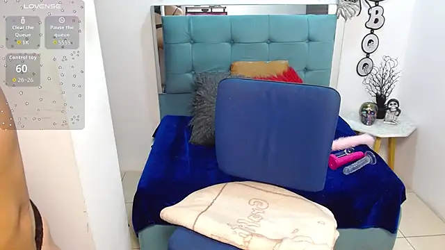 Snapshot of Sara_f_W chatting on 8, 10, 2025 Sara f W online show from 8, 10, 2025