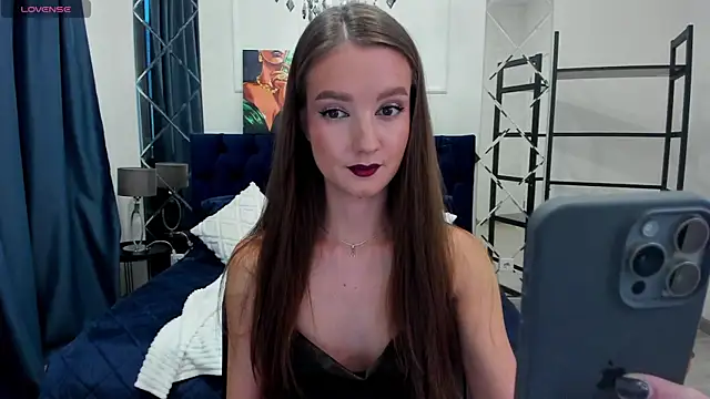 Snapshot of LoraSunnyy chatting on 14, 10, 2025 LoraSunnyy online show from 14, 10, 2025