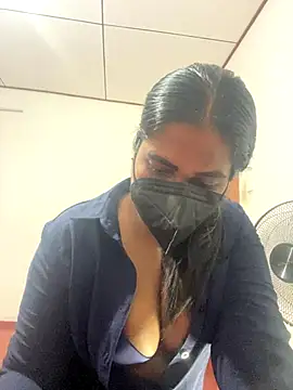 Snapshot of Choco_Chuby chatting on 20, 11, 2025 Choco Chuby online show from 20, 11, 2025