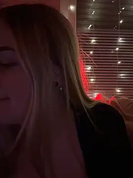 ItsLxsa online show from 15, 4, 2026