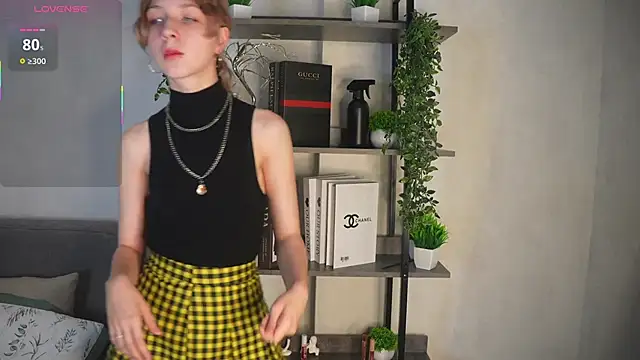 CameliaGlaue online show from 15, 10, 2025