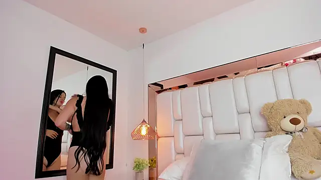 CarolinaFerrer online show from 13, 11, 2025