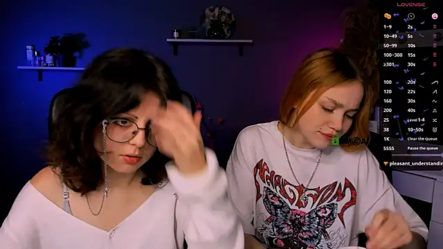 Snapshot of samanta_hotty chatting on 15, 10, 2025 samanta hotty online show from 15, 10, 2025