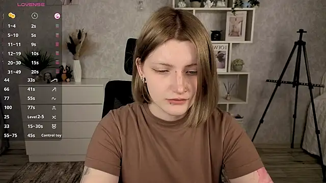 Snapshot of EchoBloom chatting on 7, 10, 2025 EchoBloom online show from 7, 10, 2025