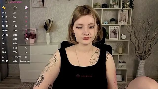 Snapshot of EchoBloom chatting on 10, 10, 2025 EchoBloom online show from 10, 10, 2025