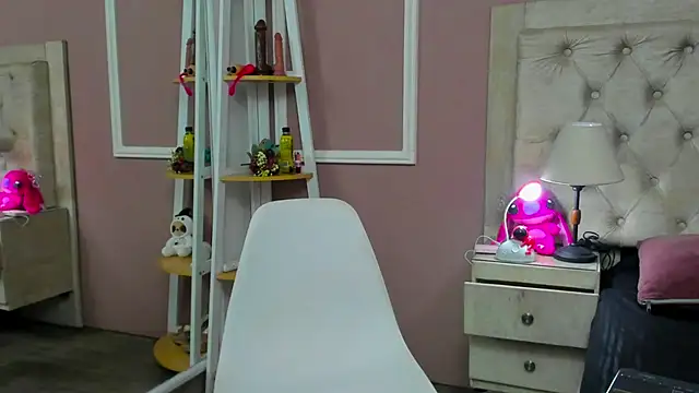 yiyisandoval online show from 4, 12, 2025