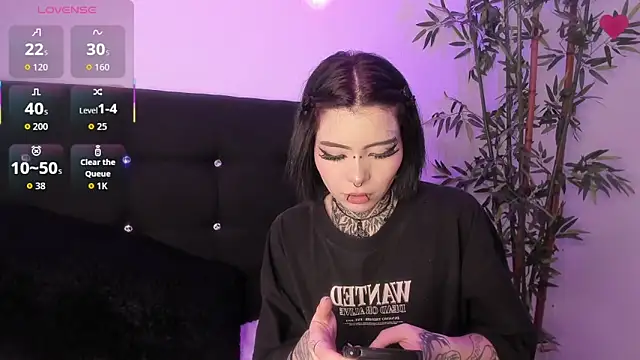 Snapshot of Sammy_f_uck chatting on 8, 9, 2025 Sammy f uck online show from 8, 9, 2025