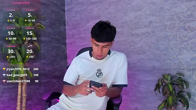 Snapshot of CHR58_ chatting on 15, 9, 2025 CHR58 online show from 15, 9, 2025