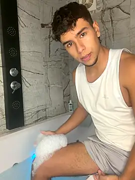 Snapshot of CHR58_ chatting on 23, 10, 2025 CHR58 online show from 23, 10, 2025