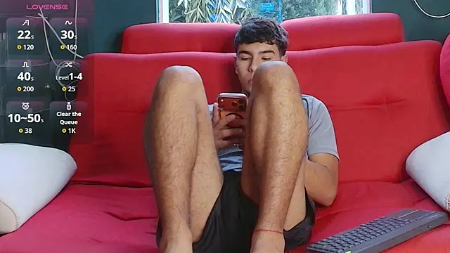 Snapshot of CHR58_ chatting on 13, 11, 2025 CHR58 online show from 13, 11, 2025