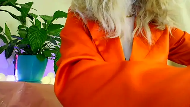 Politeeliza online show from 6, 5, 2026