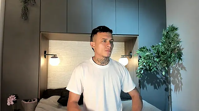 Snapshot of MrJustin_ chatting on 17, 11, 2025 MrJustin online show from 17, 11, 2025