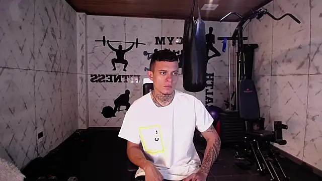 Snapshot of MrJustin_ chatting on 24, 11, 2025 MrJustin online show from 24, 11, 2025