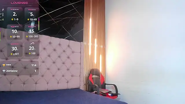 Snapshot of Emily_Brown18 chatting on 1, 10, 2025 Emily Brown18 online show from 1, 10, 2025