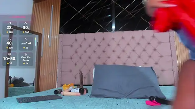 Snapshot of Emily_Brown18 chatting on 18, 10, 2025 Emily Brown18 online show from 18, 10, 2025