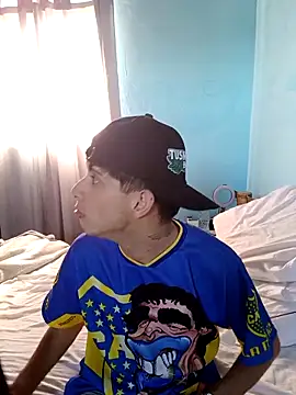 Snapshot of matiatr1112 chatting on 10, 11, 2025 matiatr1112 online show from 10, 11, 2025