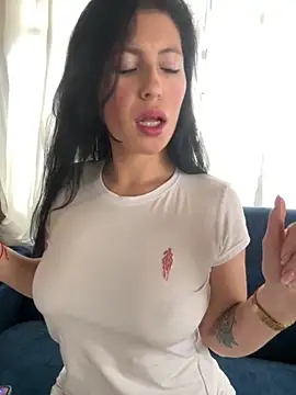 Snapshot of Mia_salinass chatting on 9, 9, 2025 Mia salinass online show from 9, 9, 2025