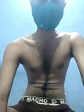 GirlsCrush  online show from 18, 9, 2025