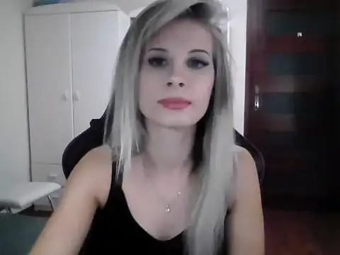 Snapshot of KristineGlow chatting on 23, 9, 2025 KristineGlow online show from 23, 9, 2025