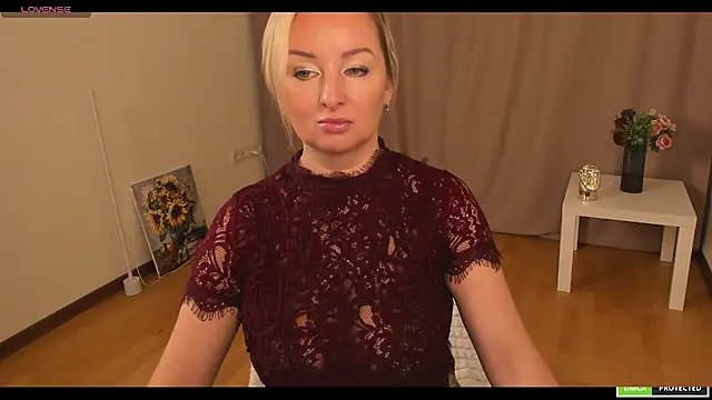 Snapshot of sexmom8 chatting on 13, 9, 2025 sexmom8 online show from 13, 9, 2025