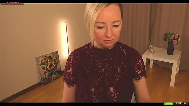 Snapshot of sexmom8 chatting on 29, 10, 2025 sexmom8 online show from 29, 10, 2025