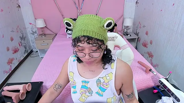 SafiroAgataaa online show from 15, 10, 2025