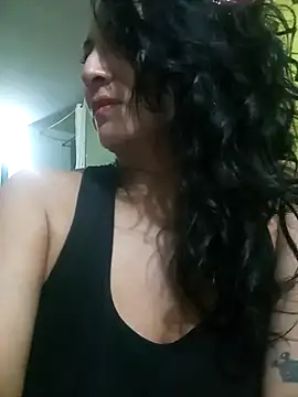 Snapshot of ivonne_9 chatting on 25, 9, 2025 ivonne 9 online show from 25, 9, 2025