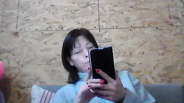 Snapshot of Milana38 chatting on 18, 12, 2025 Milana38 online show from 18, 12, 2025