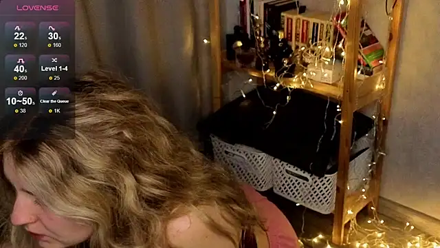 Snapshot of Dllqq chatting on 12, 9, 2025 Dllqq online show from 12, 9, 2025