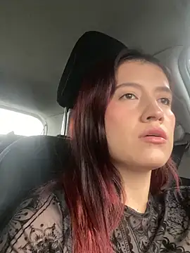 BrunnetAri  online show from 17, 4, 2026