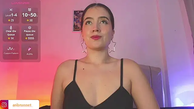 BrunnetAri  online show from 24, 6, 2026