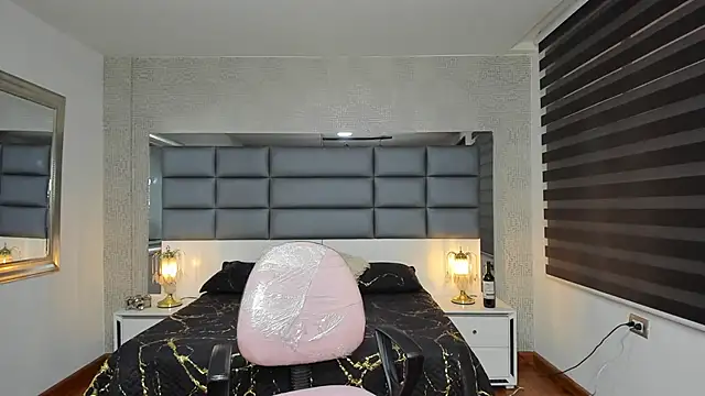 Snapshot of Lucia_jane chatting on 26, 11, 2025 Lucia jane online show from 26, 11, 2025