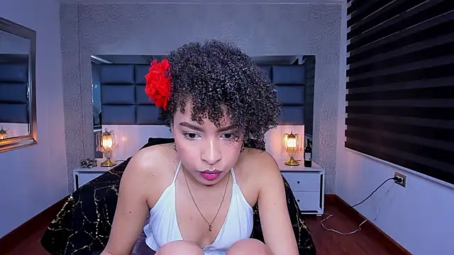 Snapshot of Lucia_jane chatting on 4, 12, 2025 Lucia jane online show from 4, 12, 2025