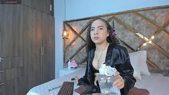 Lucia jane online show from 27, 5, 2026