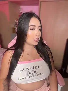 Emiily Moore1 online show from 17, 4, 2026