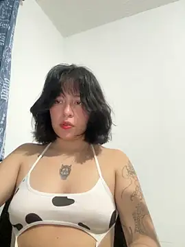 Snapshot of aliciia_23 chatting on 15, 10, 2025 aliciia 23 online show from 15, 10, 2025