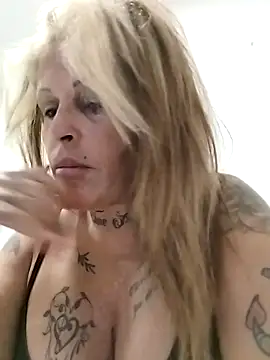 Snapshot of canariamorbosa chatting on 5, 11, 2025 canariamorbosa online show from 5, 11, 2025