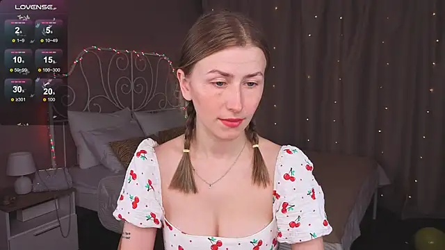 Snapshot of VesperaCeleste chatting on 2, 10, 2025 VesperaCeleste online show from 2, 10, 2025