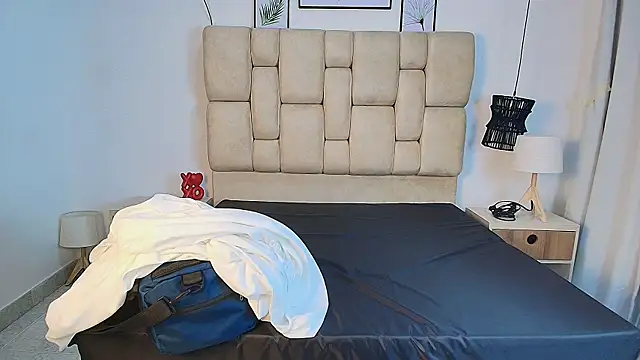 Snapshot of elizawiliamst chatting on 12, 9, 2025 elizawiliamst online show from 12, 9, 2025