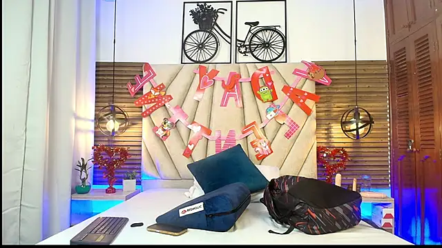 Snapshot of elizawiliamst chatting on 15, 9, 2025 elizawiliamst online show from 15, 9, 2025