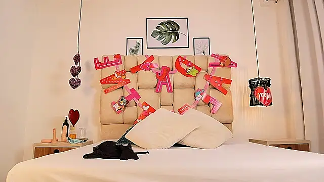 Snapshot of elizawiliamst chatting on 20, 9, 2025 elizawiliamst online show from 20, 9, 2025