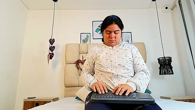 Snapshot of elizawiliamst chatting on 27, 9, 2025 elizawiliamst online show from 27, 9, 2025