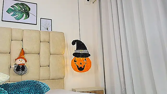 Snapshot of elizawiliamst chatting on 18, 10, 2025 elizawiliamst online show from 18, 10, 2025