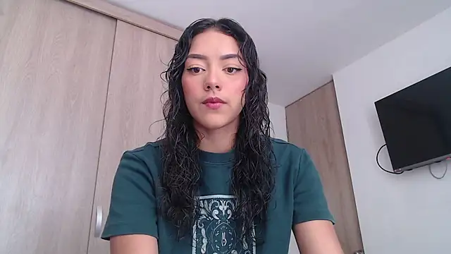 Snapshot of WendySuns_ chatting on 26, 11, 2025 WendySuns online show from 26, 11, 2025