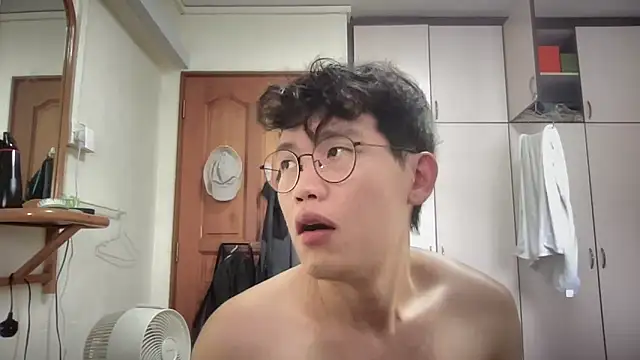 Snapshot of Passionatetwink2 chatting on 21, 9, 2025 Passionatetwink2 online show from 21, 9, 2025