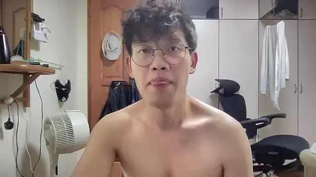 Snapshot of Passionatetwink2 chatting on 9, 10, 2025 Passionatetwink2 online show from 9, 10, 2025