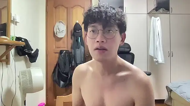 Snapshot of Passionatetwink2 chatting on 15, 10, 2025 Passionatetwink2 online show from 15, 10, 2025